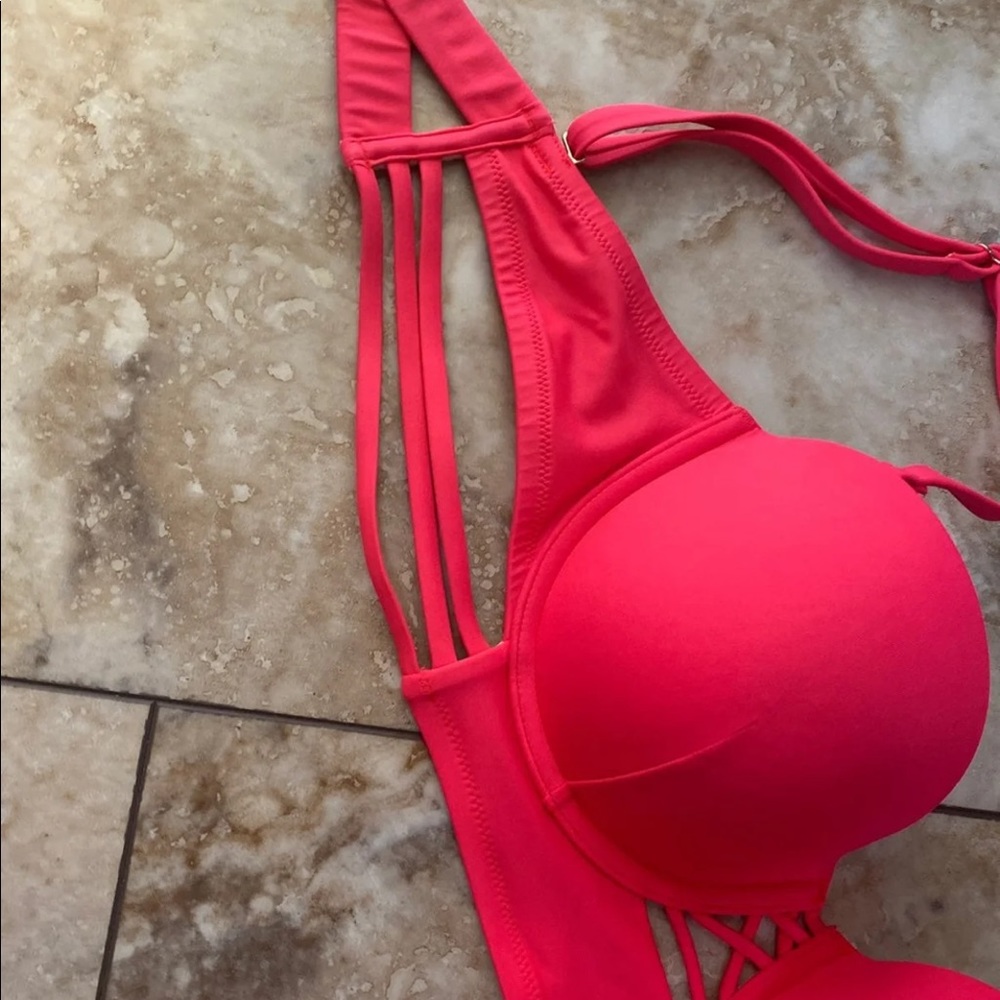 Beautiful two pieces swimwear sets 
Pink - Picture 5 of 7